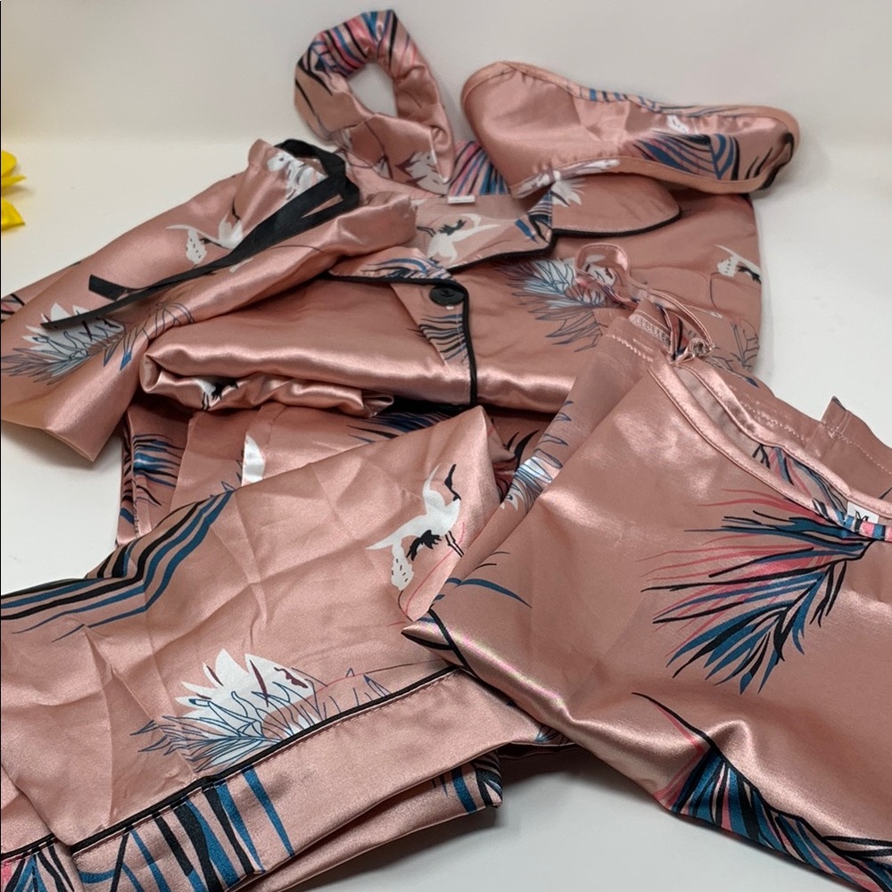 7 PC Travel Pajamas- Pink Drawstring Bag